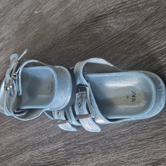 Zara Kids Metallic Blue Buckle Sandals - Picture 4 of 4